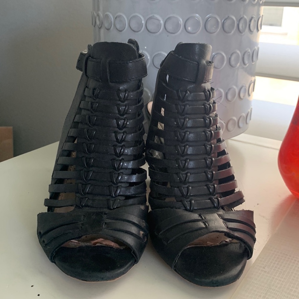 Well loved Vince Camuto black sandals, size 4.